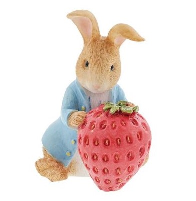 A31048, Beatrix Potter, Peter Rabbit, Peter Hase, Peter Hase mit Erdbeere, Peter Rabbit with Strawberry